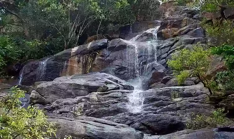 Kiliyur waterfall 